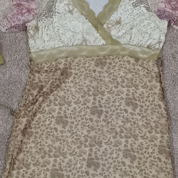 Selene Sport, 1x gown/robe - Picture 7 of 16